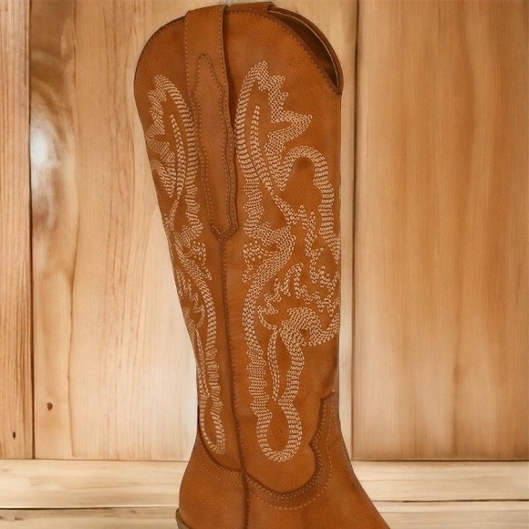 Size 11 Beast Fashion Camel Faux Suede Embroidered Tall Western Cowboy Boot - Picture 4 of 6